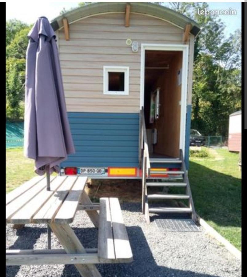 Logement Insolite Au Coeur De L'Auvergne Rochefort-Montagne Zewnętrze zdjęcie