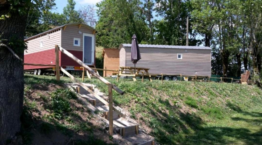 Logement Insolite Au Coeur De L'Auvergne Rochefort-Montagne Zewnętrze zdjęcie