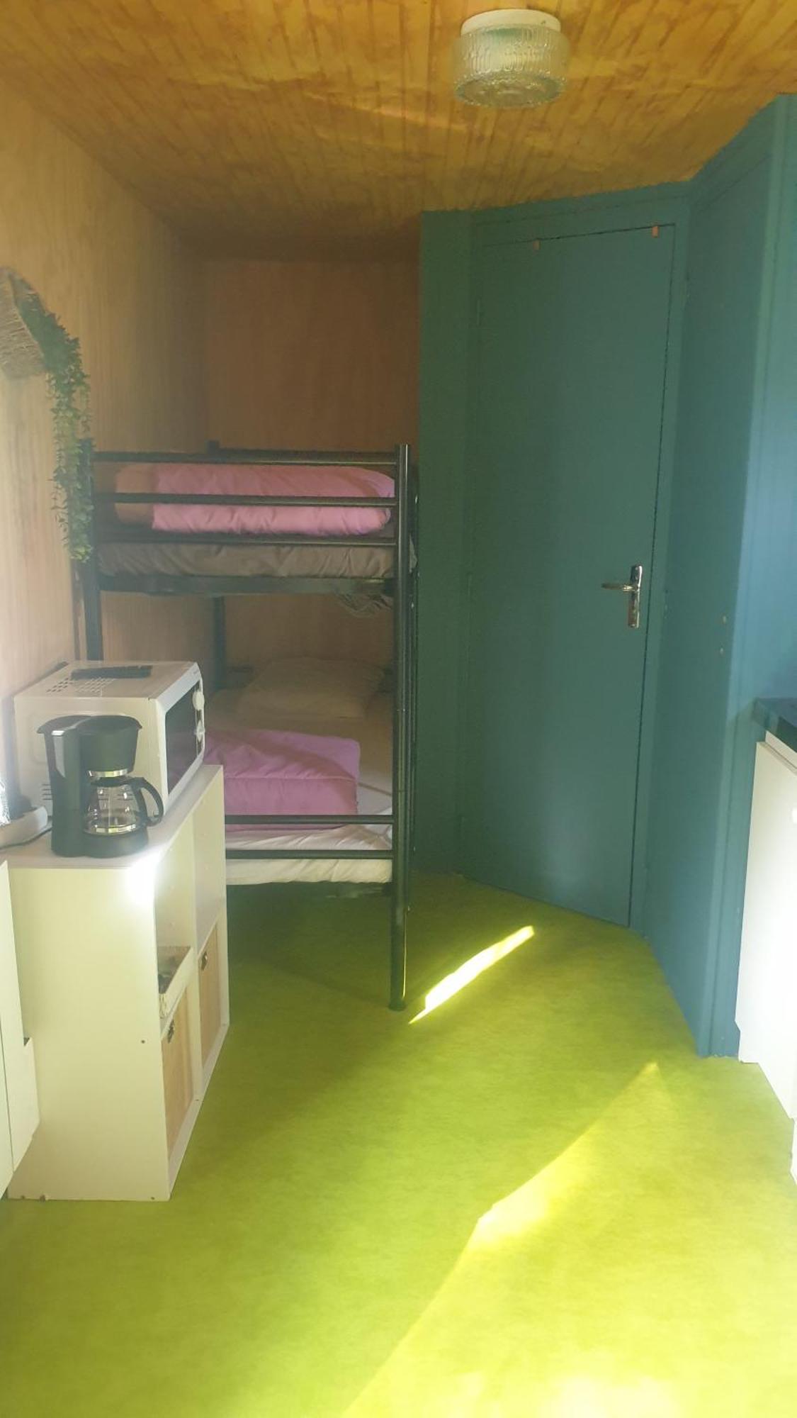 Logement Insolite Au Coeur De L'Auvergne Rochefort-Montagne Zewnętrze zdjęcie